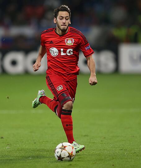 Dirigent der Leverkusener Offensive: Hakan Calhanoglu.