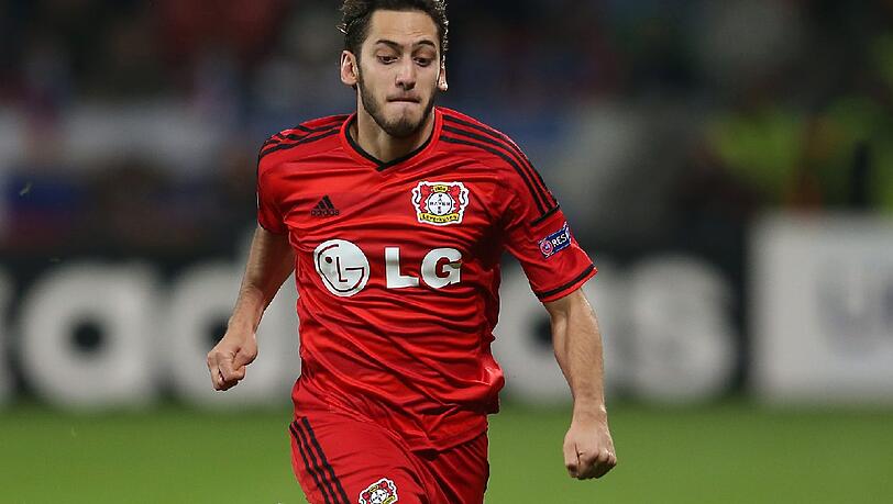Dirigent der Leverkusener Offensive: Hakan Calhanoglu. Dirigent der Leverkusener Offensive: Hakan Calhanoglu.