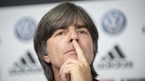 "Wir wollen uns den Fans und Zuschauern zu Hause positiv zeigen, nachdem wir mit einer Enttäuschung aus dem Jahr 2020 raus sind", sagt Bundestrainer Joachim Löw – und erinnert so an das 0:6 gegen Spanien.