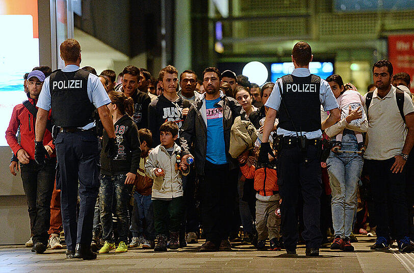 Flüchtlinge am Münchner Hauptbahnhof. Im letzten Quartal werden noch einmal deutlich mehr Asylbewerber in Deutschland ankommen, als bisher erwartet.