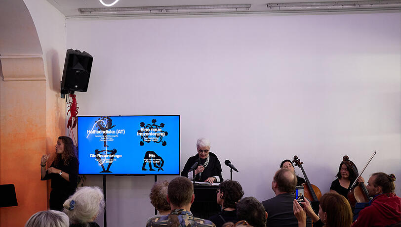 Die Pressekonferenz der Kammerspiele. Die Pressekonferenz der Kammerspiele.