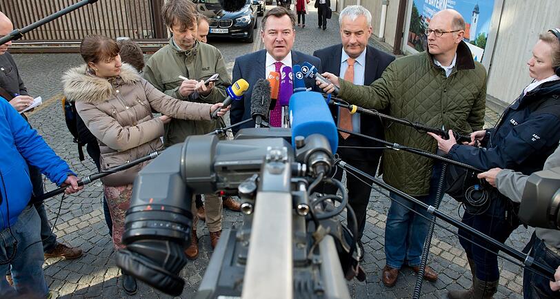 CSU-Vorstandssitzung in der Parteizentrale: Josef Schmid und die CSU kämpfen um einen Sieg bei der Stichwahl