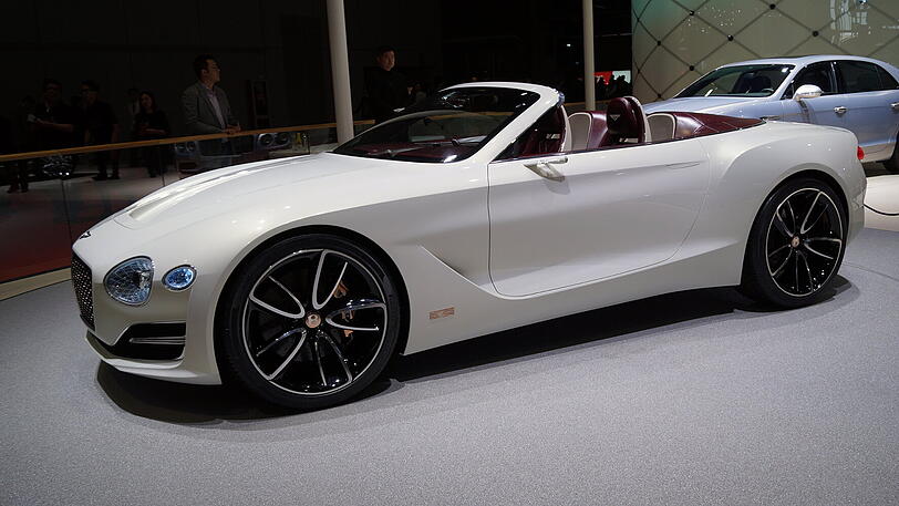 Der Name EXP 12 Speed 6e Concept sagt, was in der Power-Studie steckt. Sie ist schnell, sauber dank E-Antrieb, und soll zeigen, dass sich Luxus und Elektromobilität nicht ausschließen.