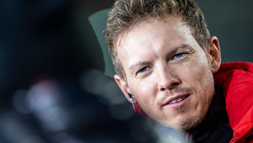 Bayern-Trainer Julian Nagelsmann geht davon aus, dass am Freitagabend gespielt wird. (Archivbild)