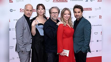 Christoph Maria Herbst, Milena Dreissig, Bjarne M&auml;del, Diana Staehly und Oliver Wnuk drehten f&uuml;r den neuen "Stromberg"-Film wieder zusammen.