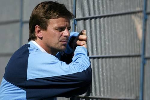 Die Kieler Störche, so der Spitzname der Drittligakicker von Holstein Kiel, wollen künftig lieber ohne den Trainer Falko Götz auskommen.
