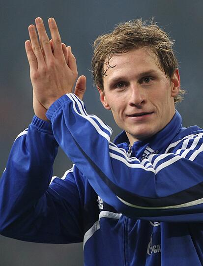 Benedikt Höwedes - der Kicker vom Bundesligisten FC Schalke 04 hat am 29. Februar Geburtstag.