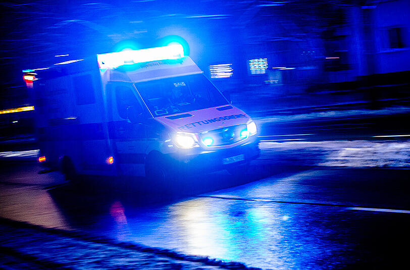 Die Rettungskräfte hatten auf Bayerns Straßen in der Nacht zum Freitag wieder einiges zu tun.