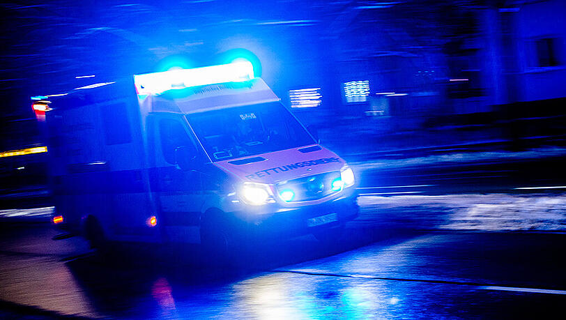 Die Rettungskräfte hatten auf Bayerns Straßen in der Nacht zum Freitag wieder einiges zu tun. Die Rettungskräfte hatten auf Bayerns Straßen in der Nacht zum Freitag wieder einiges zu tun.