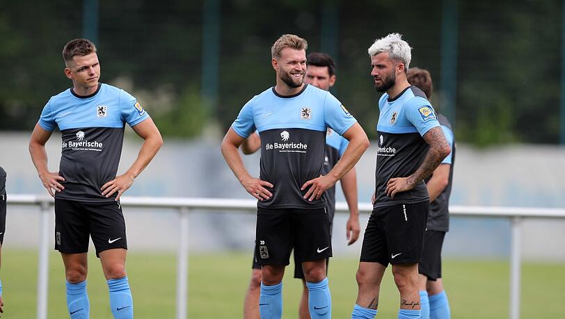 Alexander Freitag, Yannick Deichmann und Keanu Staude beim Training: "Die Truppe zieht richtig gut mit", sagt Coach Köllner.