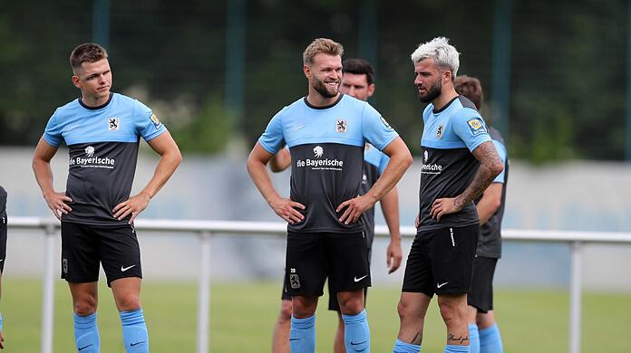 Alexander Freitag, Yannick Deichmann und Keanu Staude beim Training: "Die Truppe zieht richtig gut mit", sagt Coach Köllner.