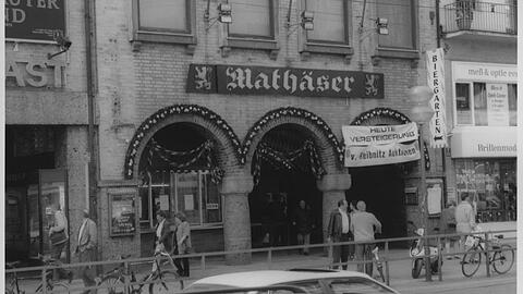 Der Math&auml;ser kurz vor dem Abriss 1997. Nicht im Bild der Kino-Teil links daneben.