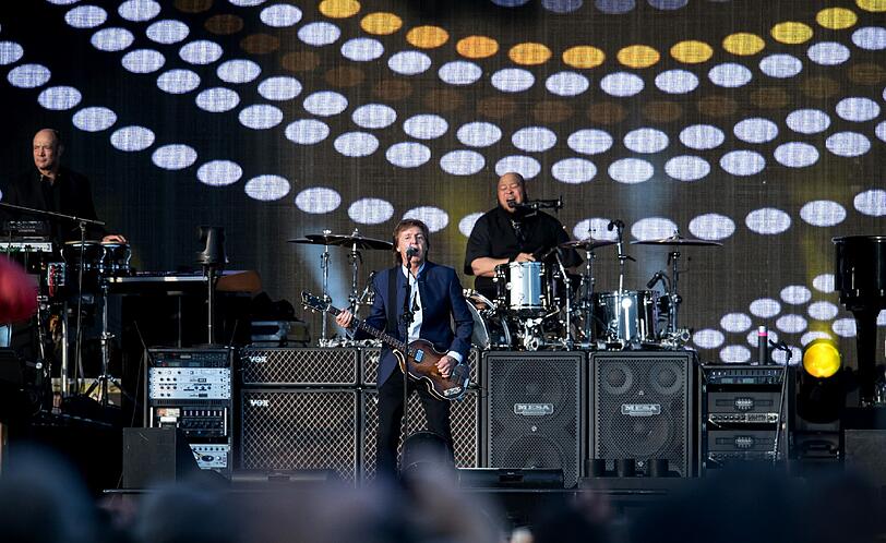 Paul McCartney spielte im Olympiastadion. Sehen Sie hier die besten Bilder vom Auftritt des 74-Jährigen.