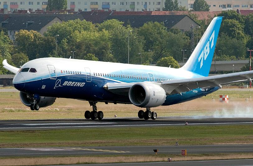 Nicht gefragt: Die Airlines kaufen inzwischen ungern große Maschinen mit vier Triebwerken wie die Boeing 787 "Dreamliner". Foto: Robert Schlesinger