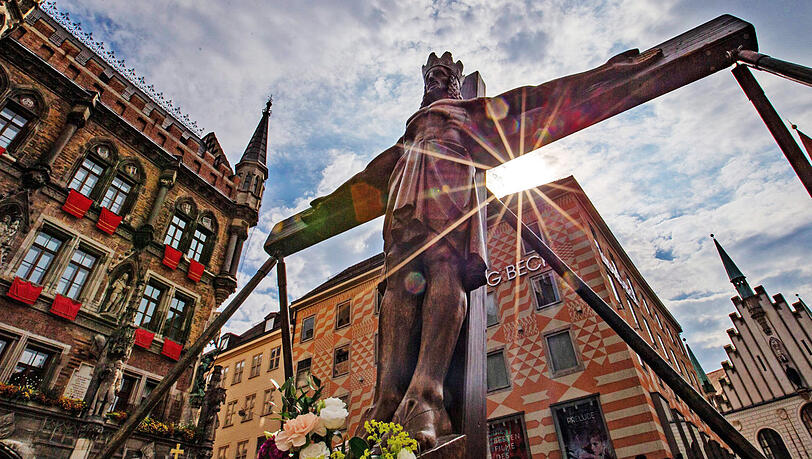 Am Donnerstag wird wieder Fronleichnam gefeiert - mit einer Prozession durch die Stadt. Mit dabei ist die Monstranz. In diesem Gefäß wird die geweihte Hostie aufbewahrt.