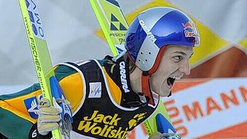 Bejubelt seinen Sieg in Innsbruck: Österreichs Super-Adler Gregor Schlierenzauer.