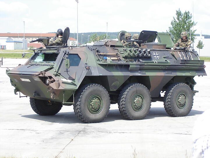 Ein deutscher Transportpanzer: Der TPz1 Fuchs mit Pionierrüstsatz. (Archivbild)