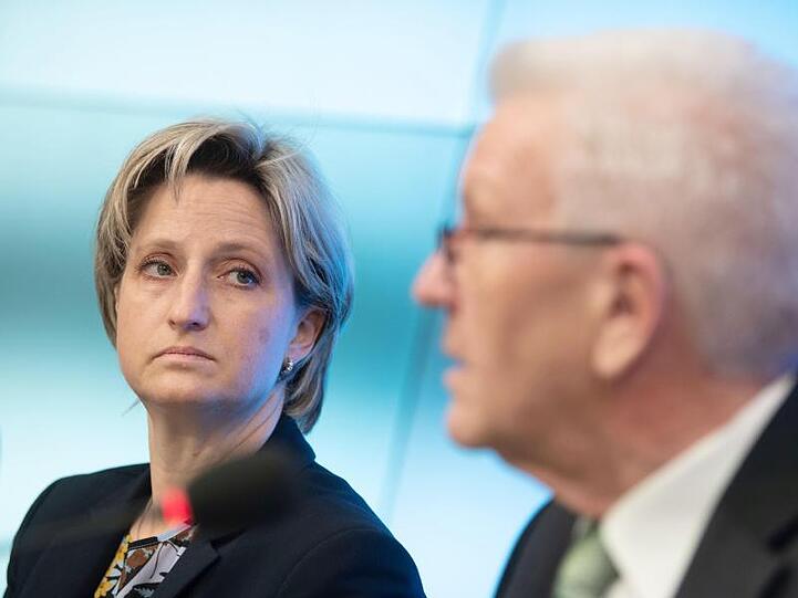 Nicole Hoffmeister-Kraut (CDU) und Winfried Kretschmann (Grüne). Foto: Marijan Murat/dpa/Archivbild