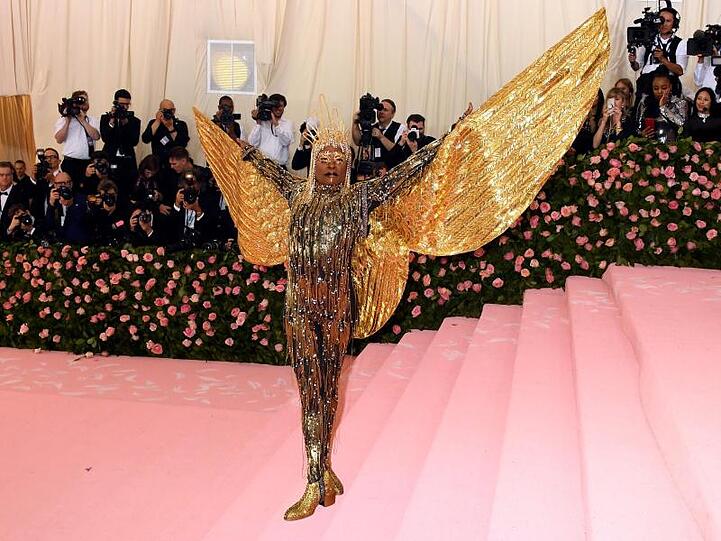Flamboyant: Entertainer Billy Porter, ganz in Gold gehüllt und mit Flügeln.