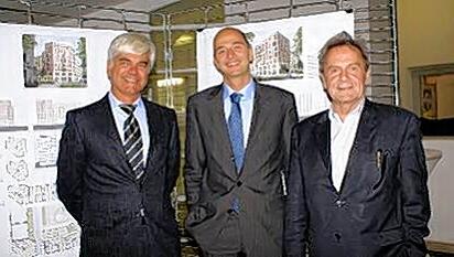 Vor dem Siegerentwurf für die künfige Bebauung des Rodenstock-Geländes: (v. re.) Michael Kleer, Albert Hofmann und Manfred Ortner. Vor dem Siegerentwurf für die künfige Bebauung des Rodenstock-Geländes: (v. re.) Michael Kleer, Albert Hofmann und Manfred Ortner.