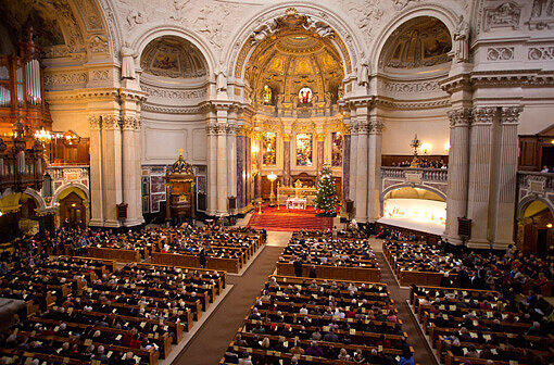 Im Berliner Dom fand schon tagsüber ein Gottesdienst statt.