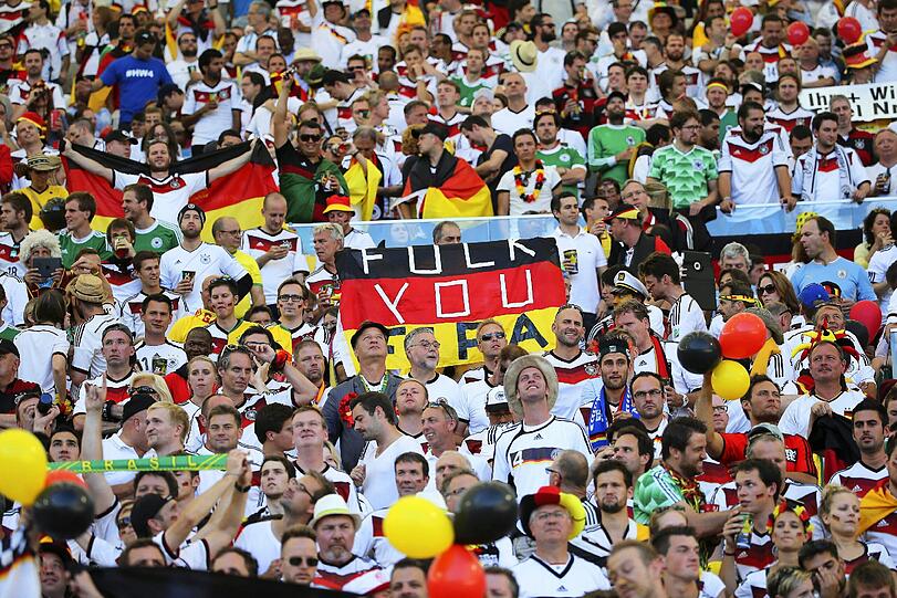 Deutsche Fans im Stadion Maracana.