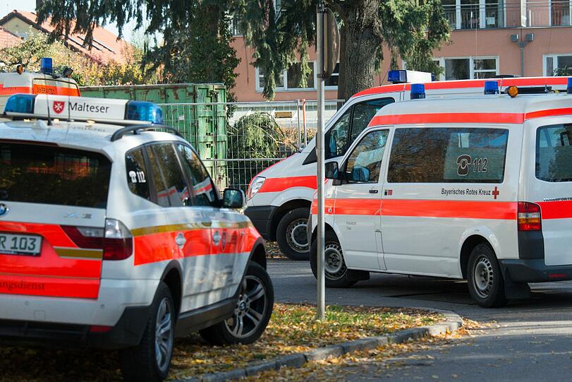 Auch das Krankenhaus der "Barmherzigen Brüder" musste evakuiert werden. Gegen Sonntagmittag soll die Bombe entschärft werden.