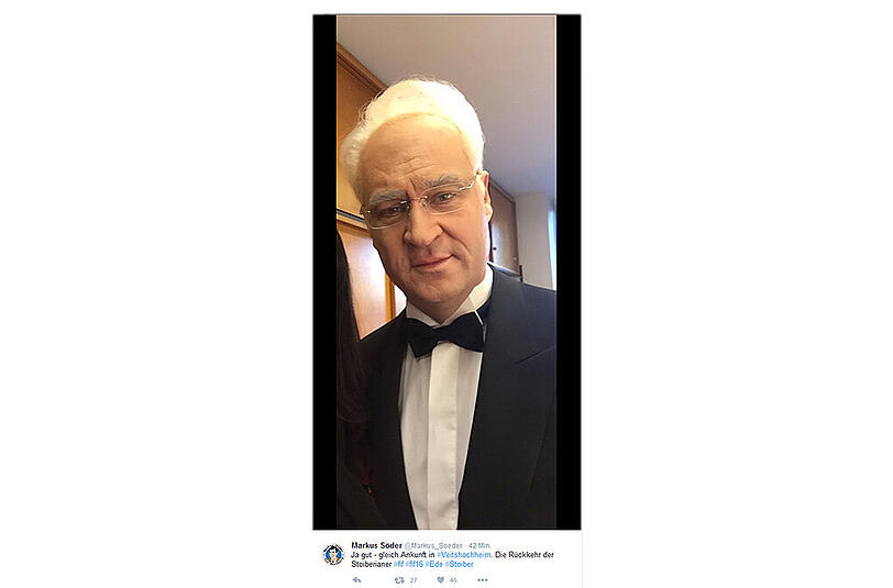 2016: Markus Söder zeigt sich vor der Fastnacht in Franken als Edmund Stoiber auf Twitter.