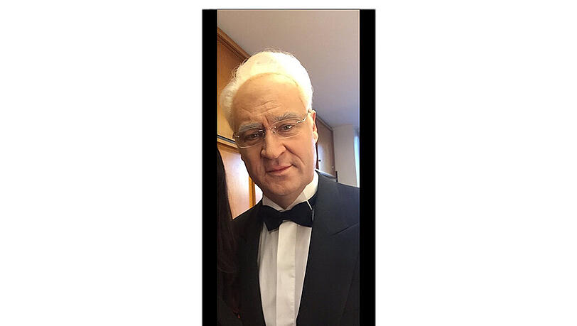 2016: Markus Söder zeigt sich vor der Fastnacht in Franken als Edmund Stoiber auf Twitter. 2016: Markus Söder zeigt sich vor der Fastnacht in Franken als Edmund Stoiber auf Twitter.