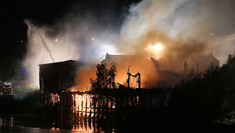 Bei dem Brand wurde niemand verletzt. Foto: Bodo Marks Bei dem Brand wurde niemand verletzt. Foto: Bodo Marks