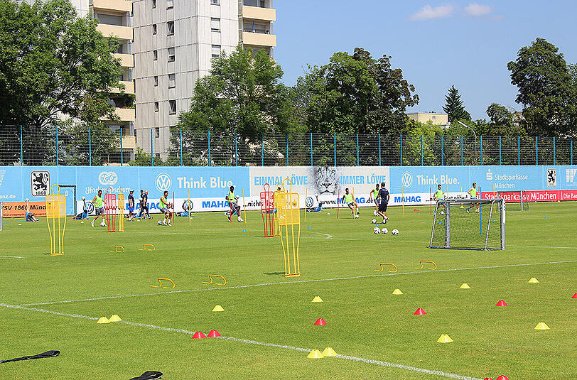 Am Samstag startete der TSV 1860 München ganz offiziell in die neue Saison. Klicken Sie sich durch die Bilder des Traningsauftakts mit dem neuen Trainer Kosta Runjaic.