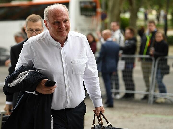 Die Stars des FC Bayern sind in Madrid angekommen! Jetzt gilt es den Fokus auf die Partie gegen Real Madrid zu richten. Die Bilder der Ankunft.