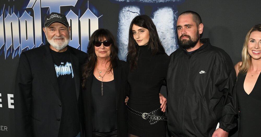 Nur-Monate-vor-der-Trag-die-Rob-Reiner-strahlt-mit-Familie-auf-Event