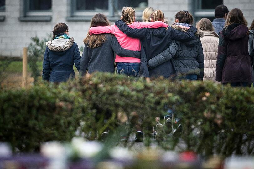 Nach dem Absturz der Germanwings-Maschine in Frankreich: Schüler trauern in Haltern um ihre toten Freunde