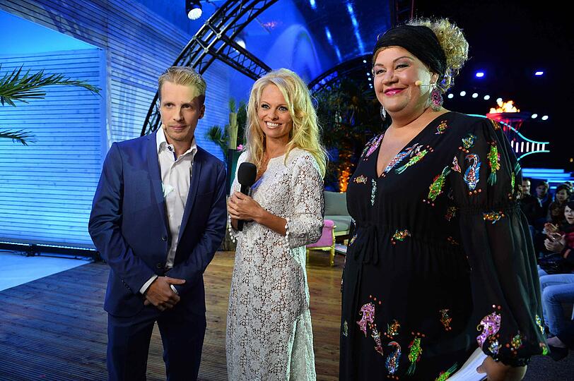 Der US-Star bei Oli Pocher und Cindy aus Marzahn: Pamela Anderson kurz vor ihrem Einzug in den Container.