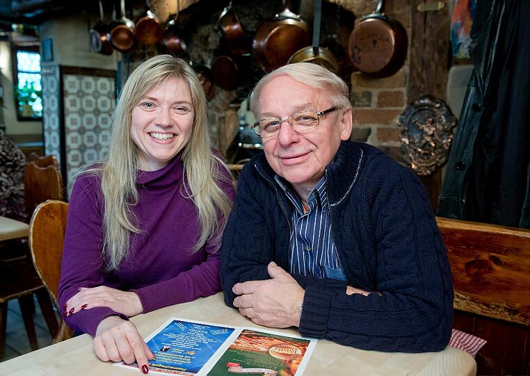 Die Stellvertretende Vorstandsvorsitzende des Fördervereins Nürnberger Fastnachtszug, Elvira Reuther, und der Vorstandsvorsitzende Walter Hahn, aufgenommen am 28.02.2014 in Nürnberg.