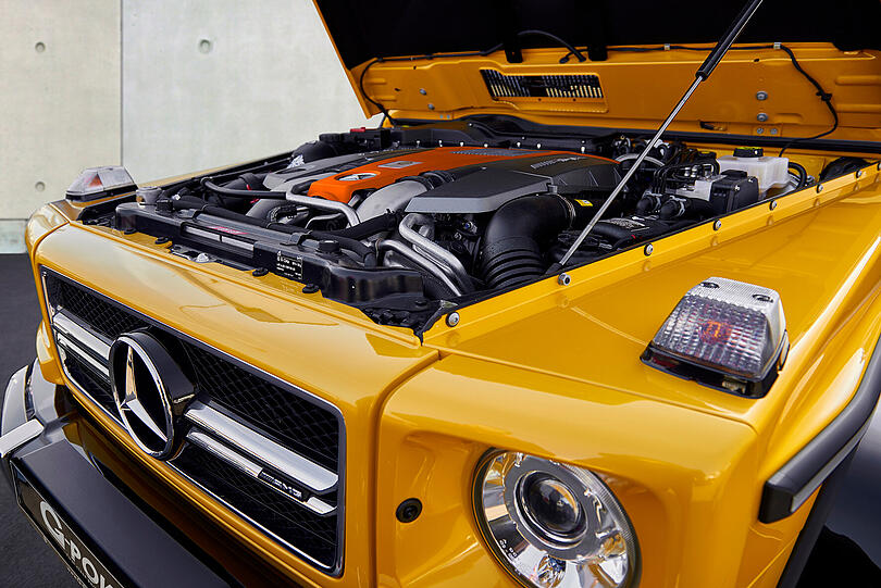 Ein Zusatzmodul (in Orange) ist dem Motorsteuergerät vorgeschaltet und steigert nicht nur die Leistung, sondern auch das Drehmoment des V8-Motors auf 900 Nm.