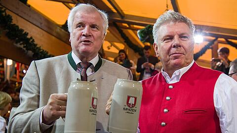 Host Seehofer (l.) und Dieter Reiter (r.) sind hinsichtlich eines Ausbaus am Flughafen unterschiedlicher Meinung.