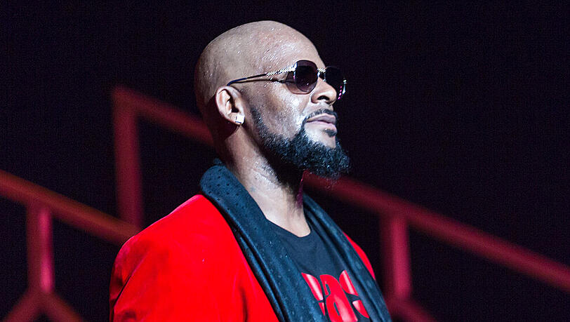 Die Anklagen gegen Sänger R. Kelly reißen nicht ab Die Anklagen gegen Sänger R. Kelly reißen nicht ab