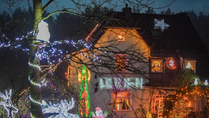 Seit 15 Jahren verwandeln Gabriele und Harald Muschner ihr Heim in ein buntes Winterwunderland. Seit 15 Jahren verwandeln Gabriele und Harald Muschner ihr Heim in ein buntes Winterwunderland.