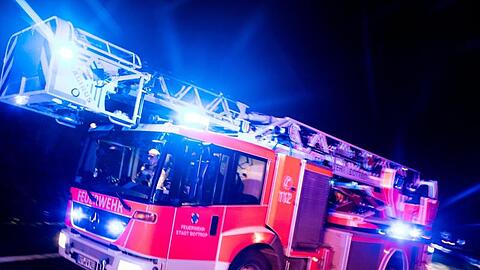 Die Feuerwehr konnte den Brand schnell unter Kontrolle bringen. Die Folgen für die Hausbewohner sind trotzdem unangenehm. (Symbolbild)