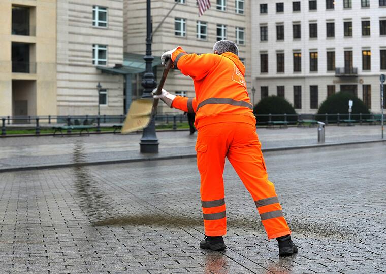 Achtung, Rutschgefahr! In Berlin und Brandenburg sorgt Blitzeis für viele Unfälle. Die Bilder.