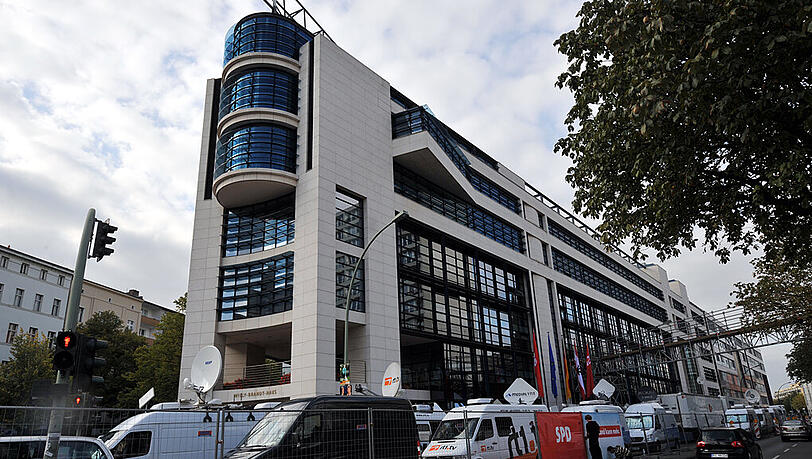 Das Willy-Brandt-Haus in Berlin, Sitz der Bundes-SPD. Das Willy-Brandt-Haus in Berlin, Sitz der Bundes-SPD.