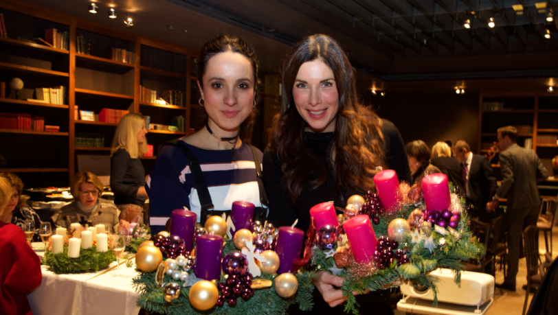 Erstmals dabei und schon im fröhlichen Bastel-Element: Stephanie Stumph und Alexandra Polzin (r.). Erstmals dabei und schon im fröhlichen Bastel-Element: Stephanie Stumph und Alexandra Polzin (r.).