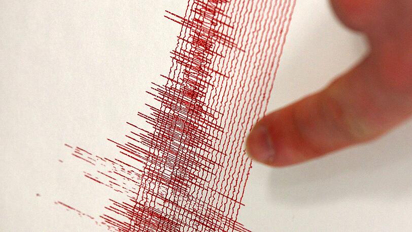 Seismographen zeichnen Wellen und Schwingungen des Bodens auf, die bei Erdbeben entstehen (Symbolfoto). Seismographen zeichnen Wellen und Schwingungen des Bodens auf, die bei Erdbeben entstehen (Symbolfoto).