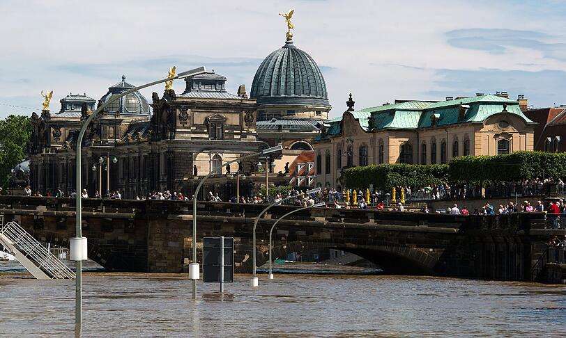 Aktuelle Fotos zum Hochwasser in Dresden: Bilder von der FLut