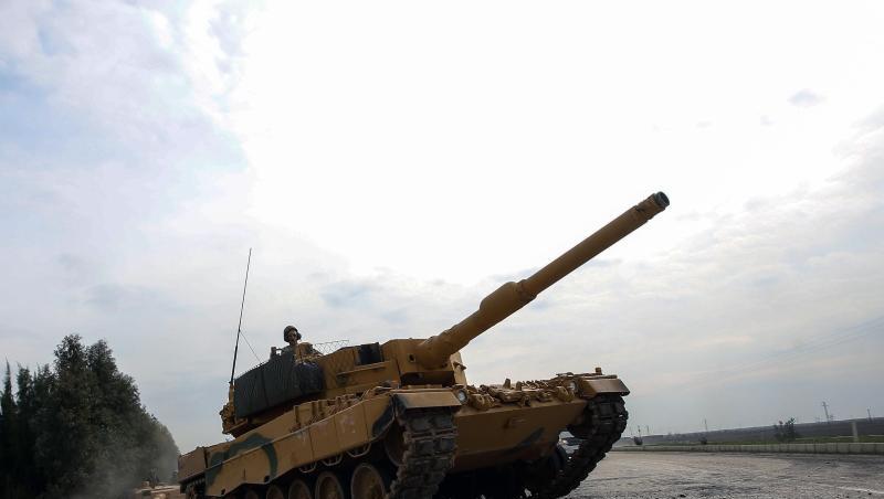 Ein Leopard 2A4 der türkischen Armee ist auf dem Weg nach Syrien. Ein Leopard 2A4 der türkischen Armee ist auf dem Weg nach Syrien.