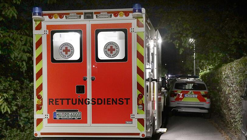 Das Opfer wurde in ein Krankenhaus gebracht. Dort verstarb die Frau noch in der Nacht auf Montag. Das Opfer wurde in ein Krankenhaus gebracht. Dort verstarb die Frau noch in der Nacht auf Montag.