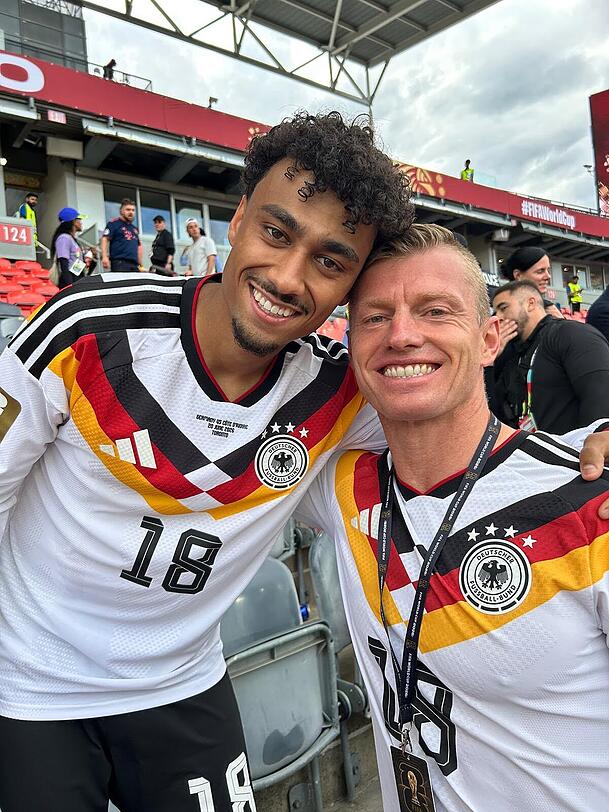 Begleitete Nathaniel Brown bei der WM: Christian Lichtenauer. Begleitete Nathaniel Brown bei der WM: Christian Lichtenauer.