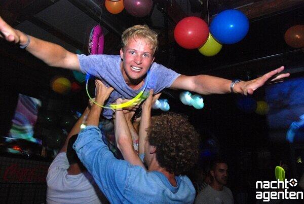 Ganz schön abgedreht: die Party im Ampere. "Halli Galli Drecksound". Mehr Bilder aus dem Ampere unter www.nachtagenten.de